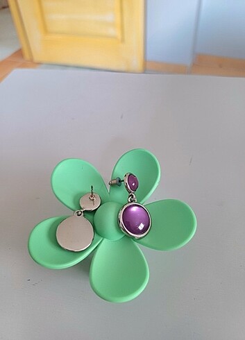 Accessorize küpe.