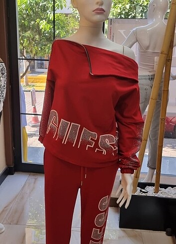Guess eşofman takımı 