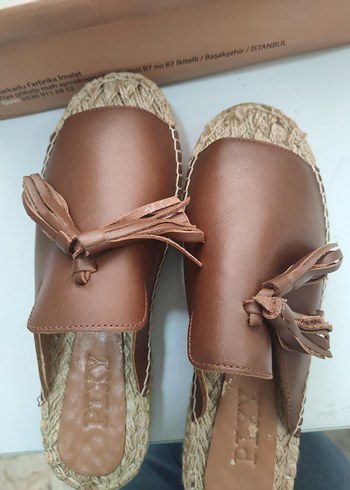 Püsküllü Kahverengi Deri Kadın Terlik - Görsel 2