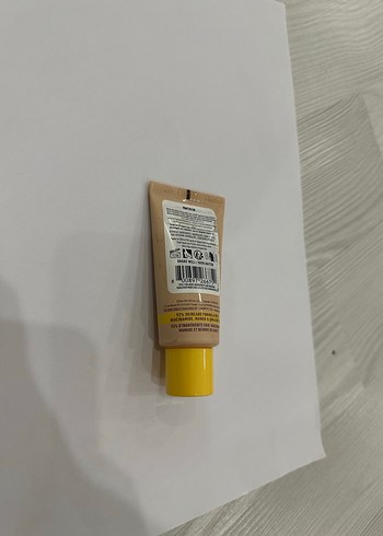 NYX Sarı Parlak Fondöten - Görsel 3