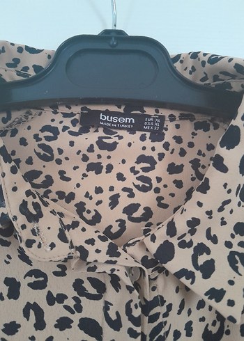 Leopar Desenli Düğmeli Hamile Bluzu - Görsel 4