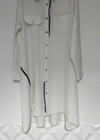 Düğmeli Beyaz Uzun Kadın Tunik - Görsel 2