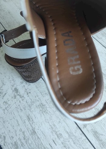 Beyaz Dolgu Topuklu Kadın Sandalet - Görsel 2