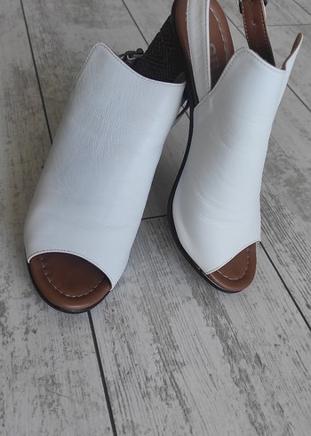 Beyaz Dolgu Topuklu Kadın Sandalet - Görsel 6