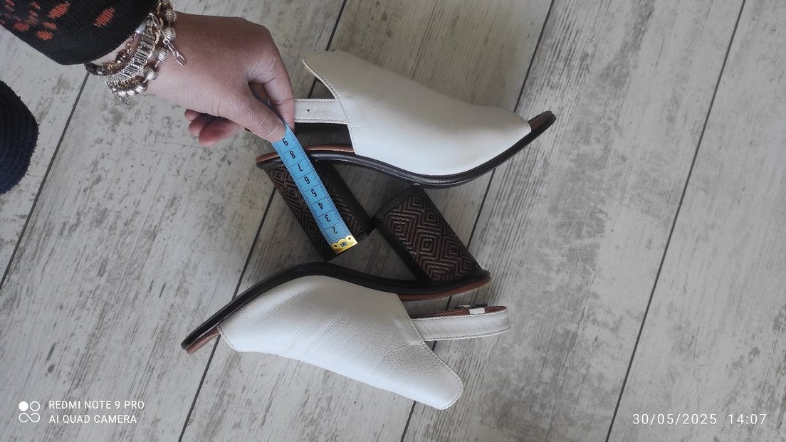 Beyaz Dolgu Topuklu Kadın Sandalet - Görsel 5