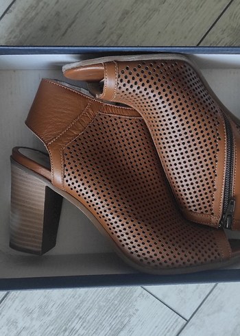 Kahverengi Deri Kadın Dolgu Topuklu Sandalet - Görsel 7