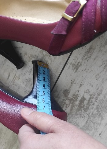 Bordo Süet Tokalı Dolgu Topuk Kadın Ayakkabı - Görsel 7