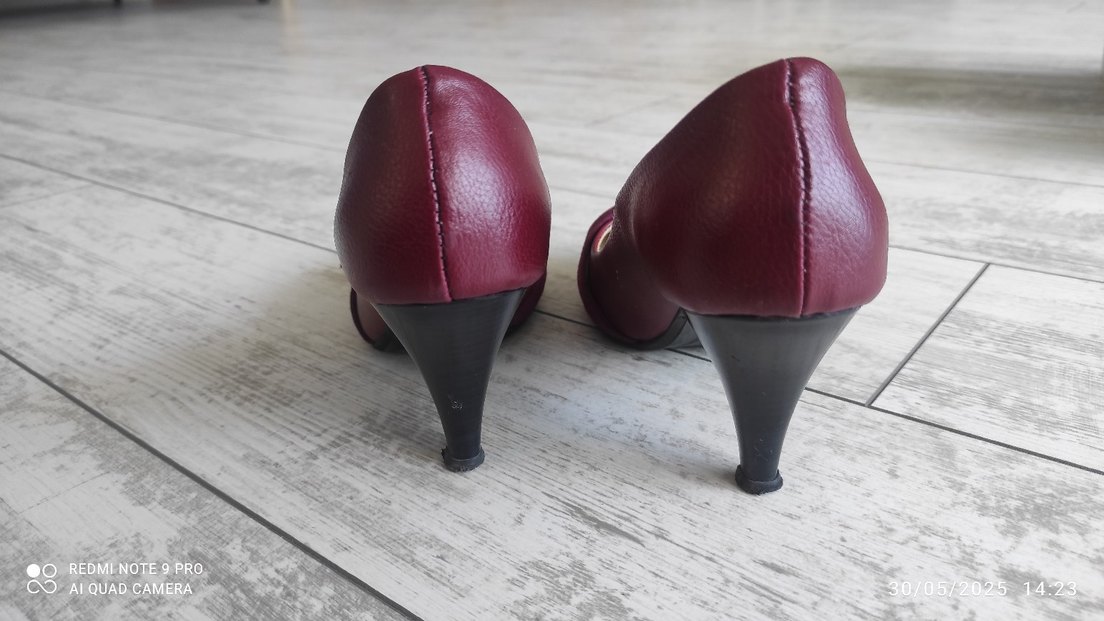 Bordo Süet Tokalı Dolgu Topuk Kadın Ayakkabı - Görsel 4