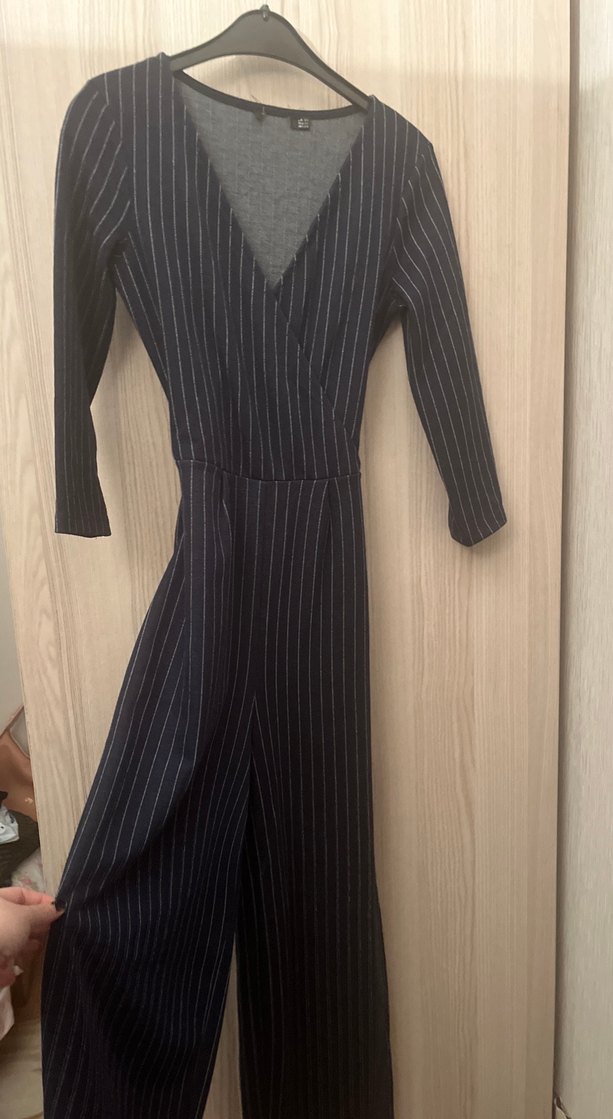 Siyah Çizgili V Yaka Uzun Tulum - Görsel 2