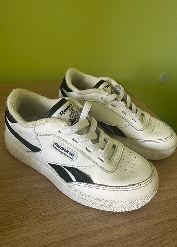 26 Beden Erkek Çocuk Beyaz Reebok Sneakers
