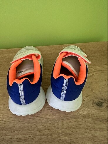 24 Beden Adidas spor ayakkabı