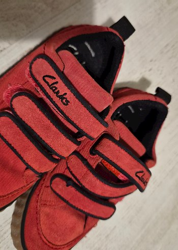Clarks Kirmizi Suet Cocuk Ayakkabisi