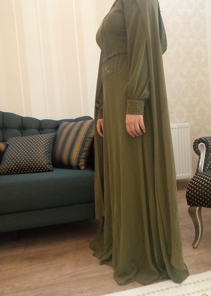 Yeşil pelerinli abiye - Görsel 2