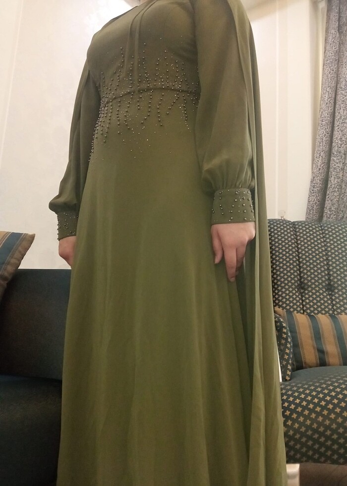 Yeşil pelerinli abiye - Görsel 3