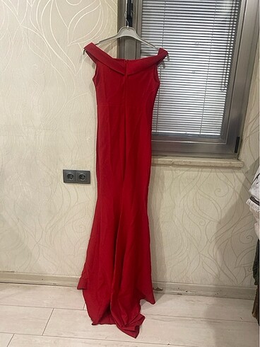 Kırmızı balık yırtmaçlı abiye - Görsel 4