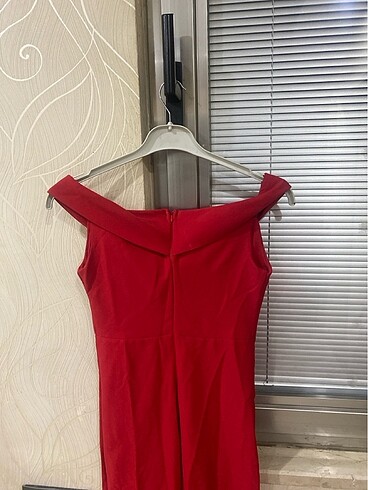 Kırmızı balık yırtmaçlı abiye - Görsel 5