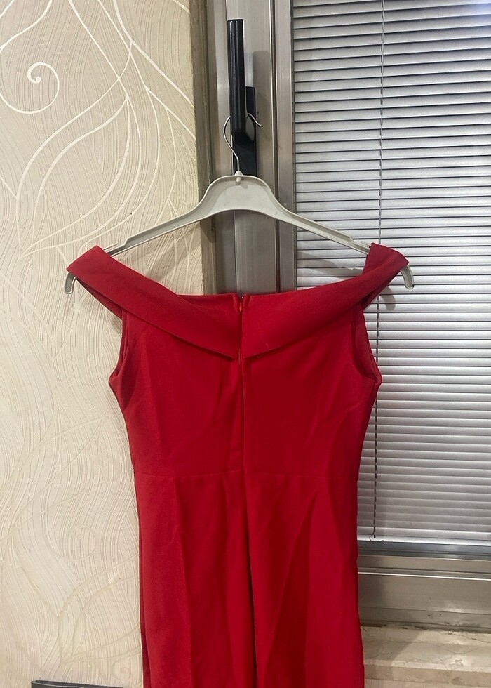 Kırmızı balık yırtmaçlı abiye - Görsel 5