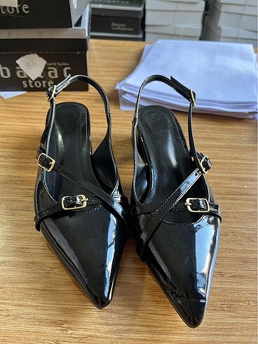 Siyah çapraz bantlı ayakkabı (88)