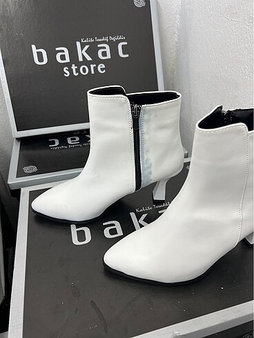 38 Beden Beyaz bot 037