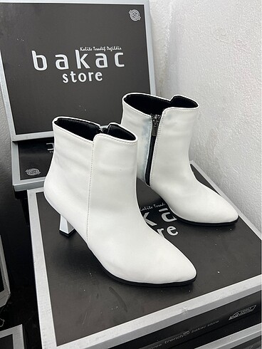 38 Beden beyaz Renk Beyaz bot 037