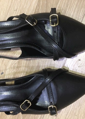 Siyah Deri Stiletto Tokalı Kadın Ayakkabı-029