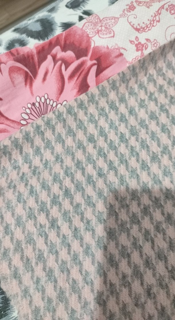 Gri Pileli Kadın Şal - Görsel 5