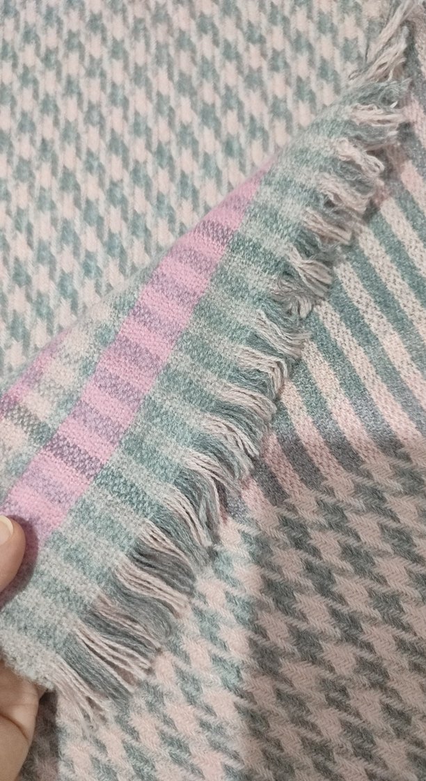 Gri Pileli Kadın Şal - Görsel 4