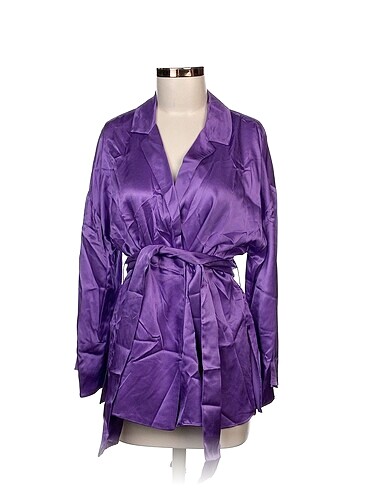 Zara Bluz %70 İndirimli.
