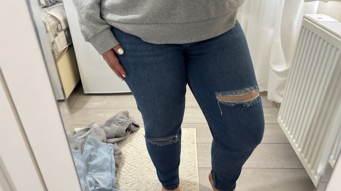 Lacivert yırtık pantolon - Görsel 5