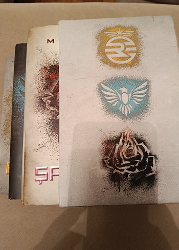 Marie Lu - Efsane Serisi 3 kitap kutulu set - Görsel 4