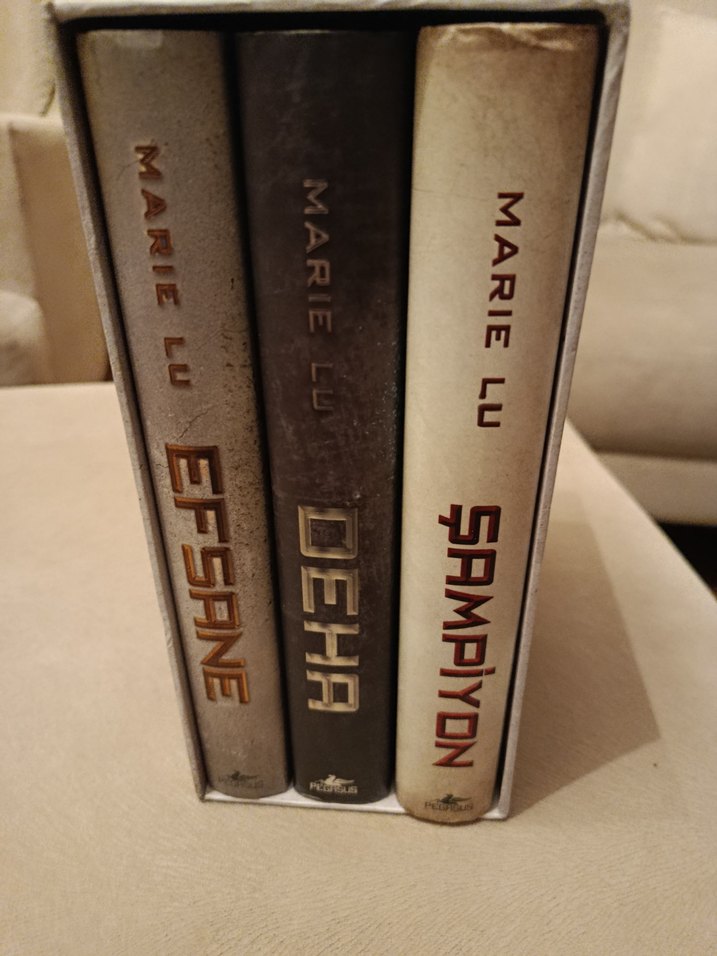 Marie Lu - Efsane Serisi 3 kitap kutulu set - Görsel 3
