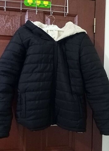 Çocuk mont m beden (300tl) indirim yapariz alicak olan olursa