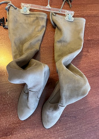 Püsküllü Süet Dizüstü Topuklu Çizme - Görsel 3