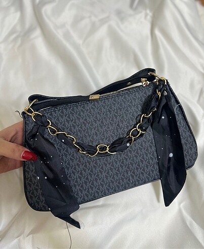 Diğer MICHAEL KORS LOGO DETAYLI ÇANTA