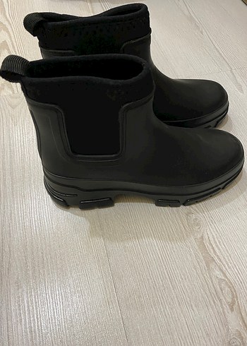 36 Beden LCW STEPS Siyah Deri Görünümlü Kadın Yağmur Botu