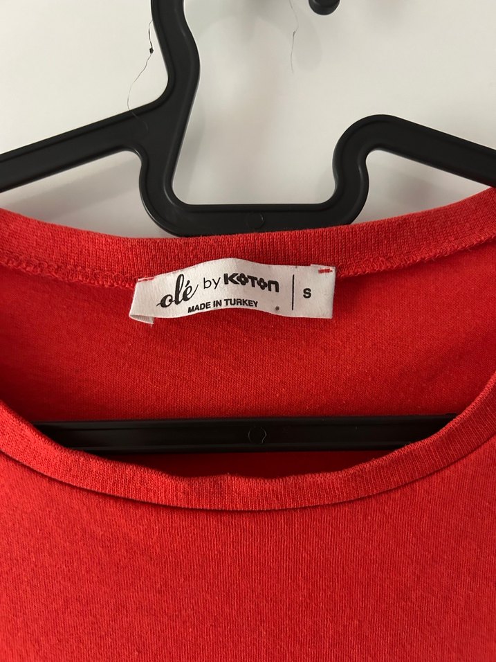 Kırmızı Baskılı Tişört - Görsel 3