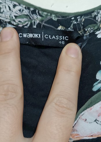 52 Beden siyah Renk LC WAİKİKİ ÇİÇEKLİ VİSKON BLUZ