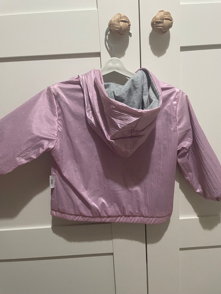 Kız Çocuk Parlak Pembe Kapüşonlu Fermuarlı Ceket - Görsel 2