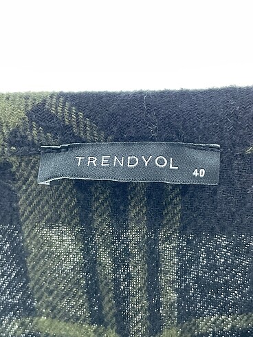 40 Beden yeşil Renk Trendyol & Milla Gömlek %70 İndirimli.