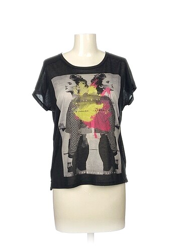 Mango T-shirt %70 İndirimli.