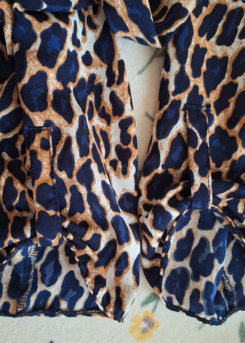 Leopar Desenli V Yaka Kadın Bluz - Görsel 12