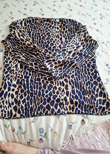 Leopar Desenli V Yaka Kadın Bluz - Görsel 5