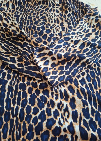 Leopar Desenli V Yaka Kadın Bluz - Görsel 4