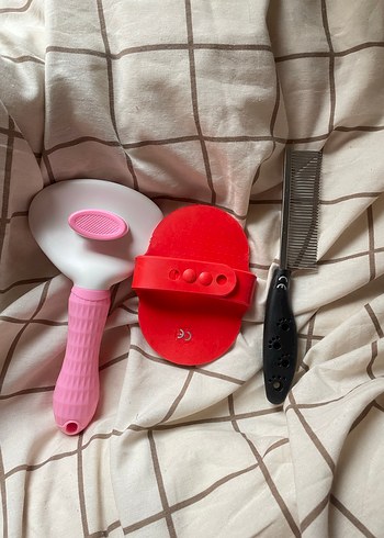 Pembe Kedi Tüy Bakım Seti - Görsel 3