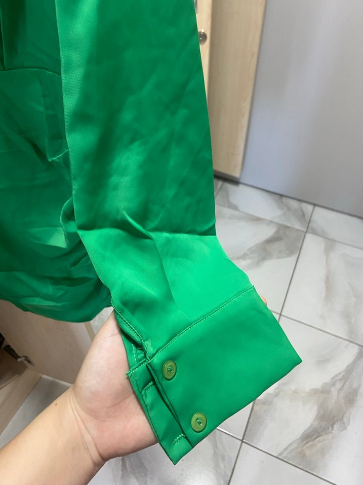 Düğmeli Uzun Kollu Yeşil V Yaka elbise - Görsel 5