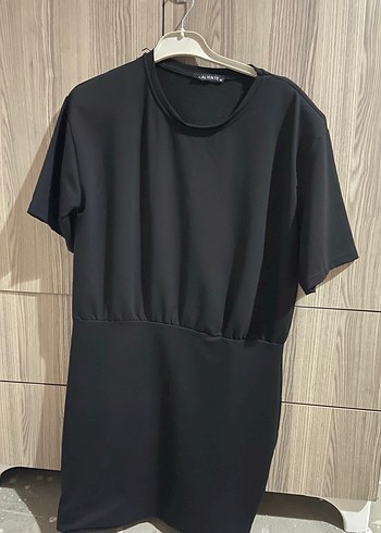 Vatka detaylı elbise - Görsel 2