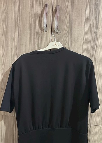 Vatka detaylı elbise - Görsel 5