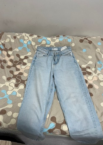 Bershka Düğmeli Mom Jean - Görsel 2