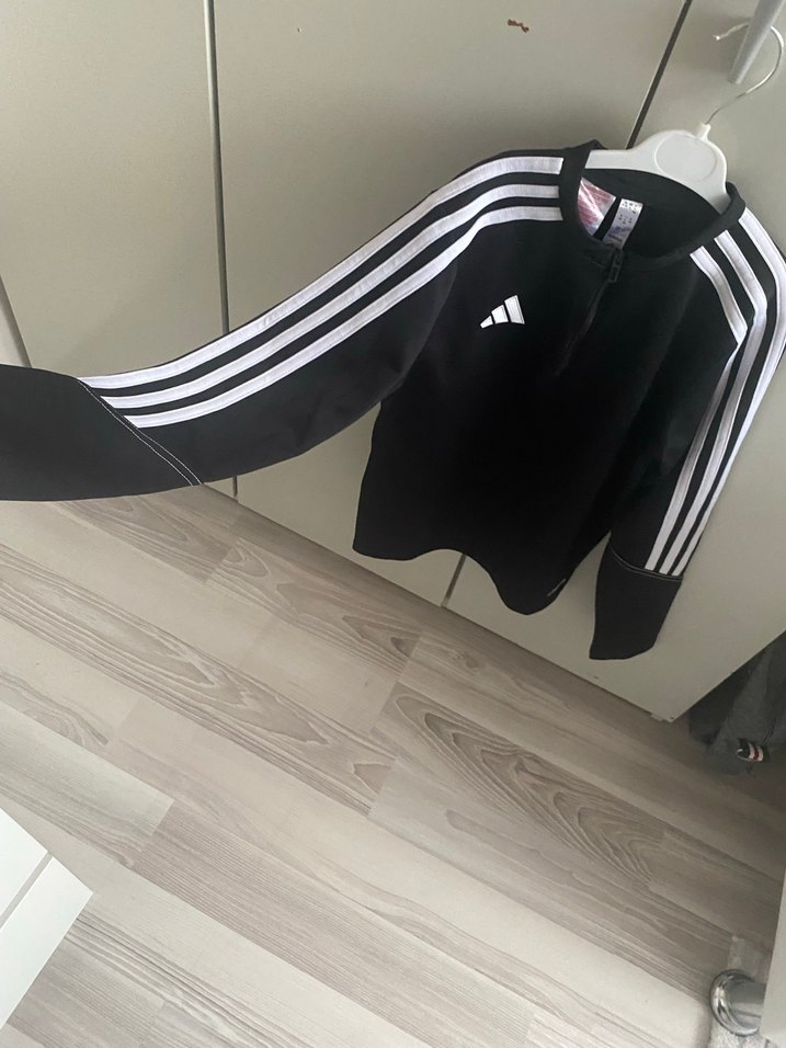 Erkek Çocuk Adidas Siyah Fermuarlı Sweatshirt - Görsel 2
