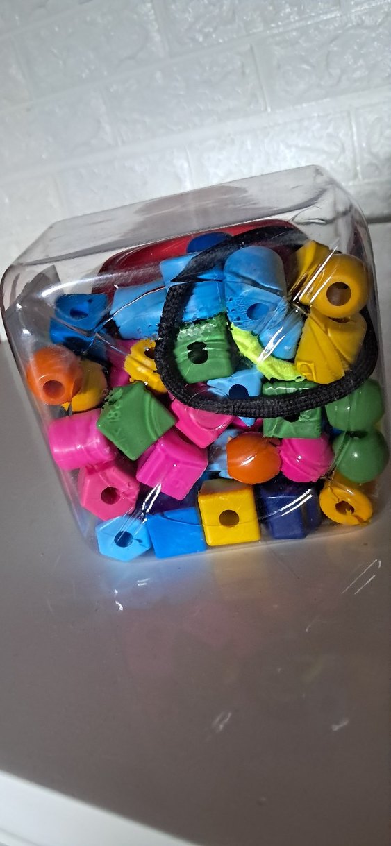 Renkli Boncuk Seti ve İp Oyunu - Görsel 2